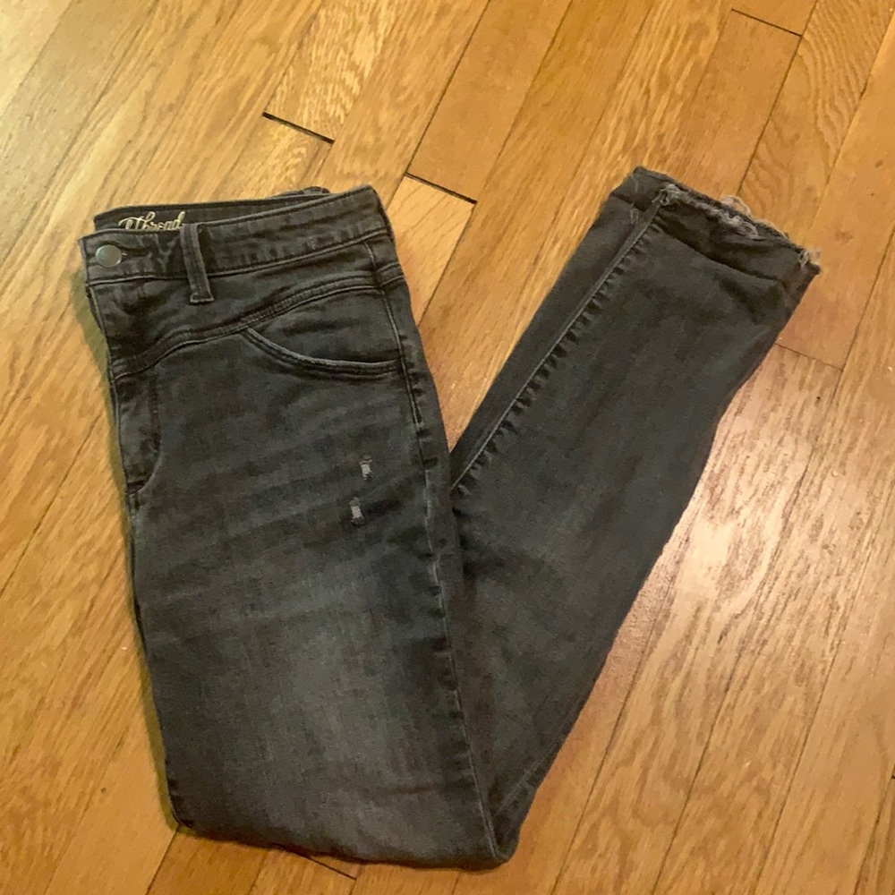 Like new Universal Thread black/gray jeans